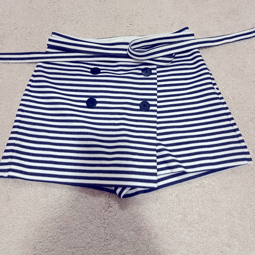 EXPRESS skorts